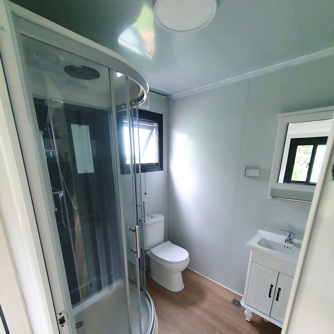 20ft | Single Expand | Studio