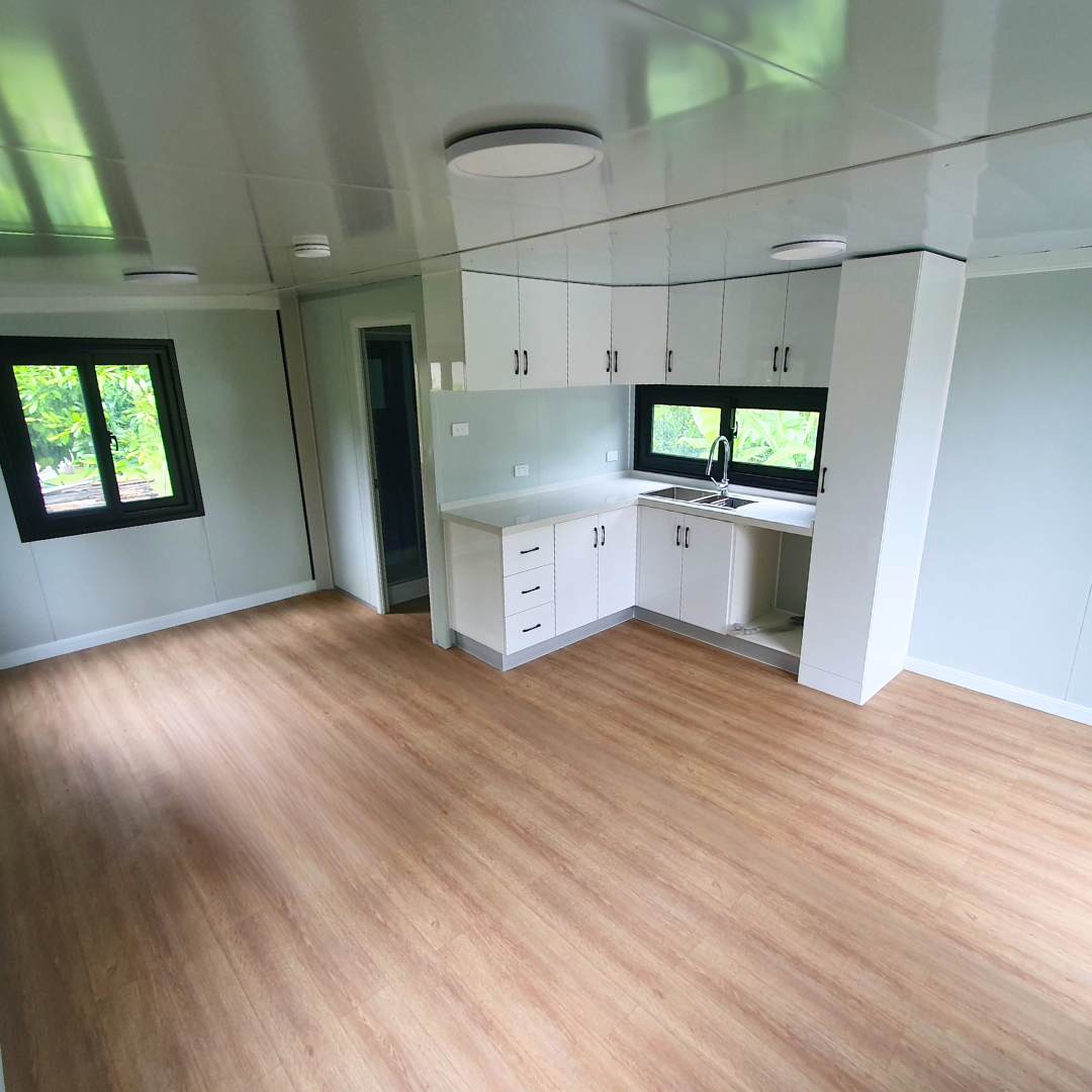 20ft | Single Expand | Studio