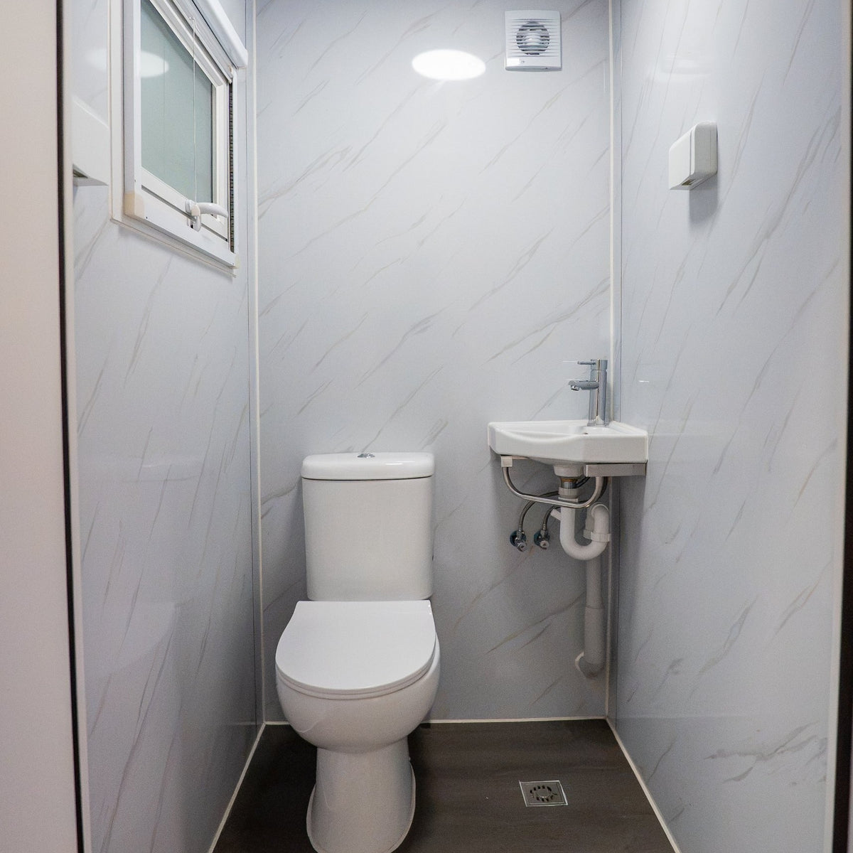 Double Toilet Pod