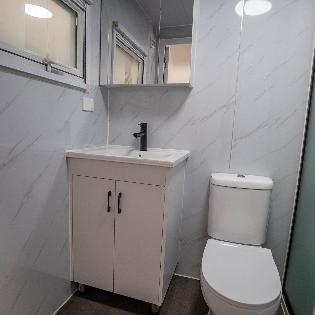 Bathroom Pod – Toilet, Shower & Vanity